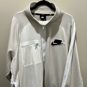 Nike polyester jacket.